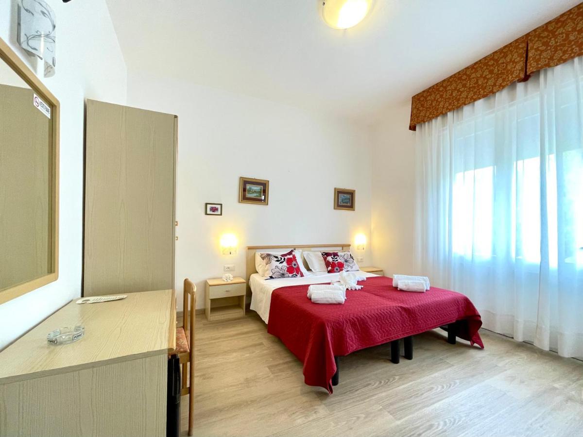Hotel Trovatore Лидо ди Йезоло Екстериор снимка